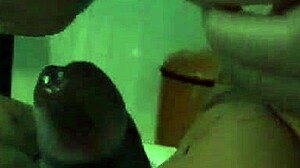 Siyah penis, bu videoda Hintli bir sekreter tarafından tatmin ediliyor