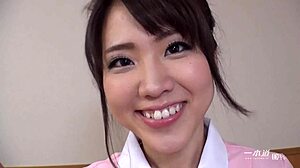 Si cantik Asia Sakura menikmati blowjob tanpa rambut dan creampie bersama kekasihnya Miniska