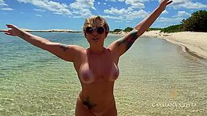 Cassiana Costa sa nechá tetovať a ošukať rybárom na pláži